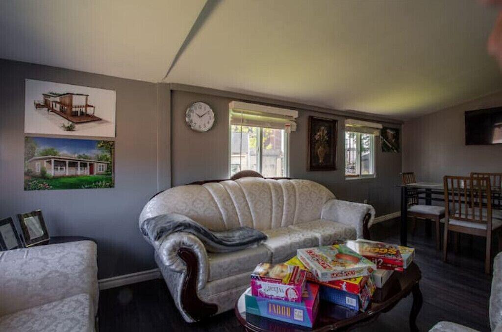Trenton House | 10Beds! By BATAWA SKI HILL! [40% DISCOUNT] Two Riverside Homesn