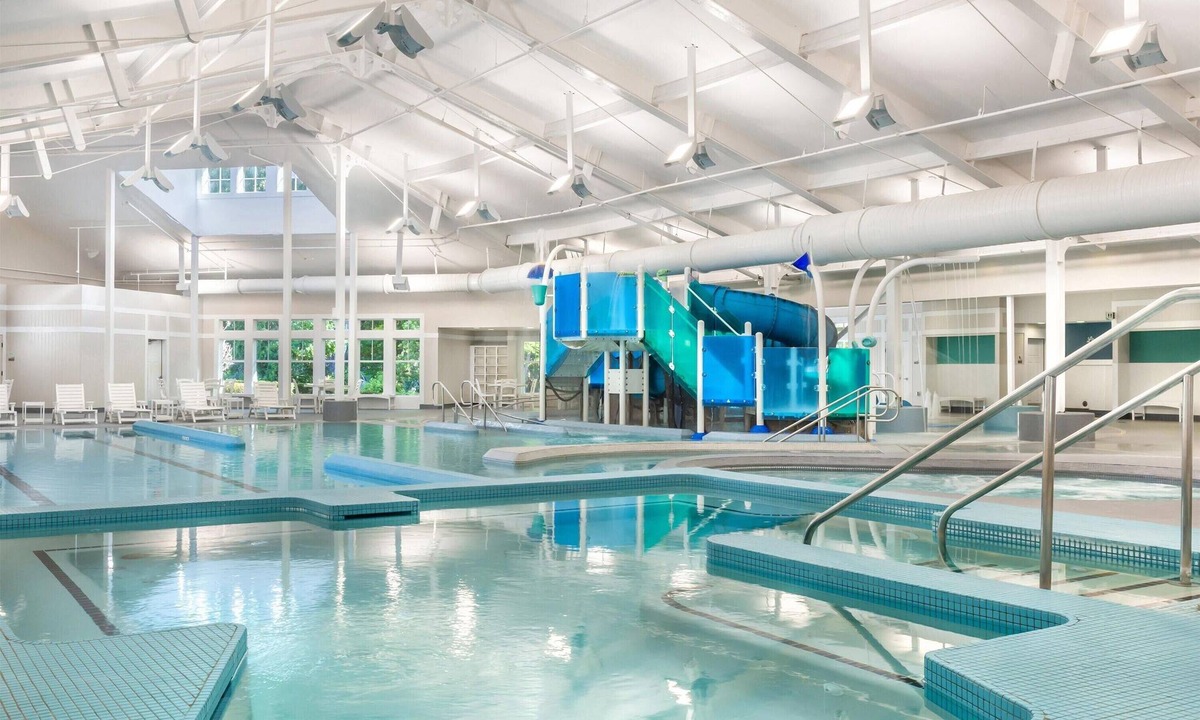 Sea Scape Hotel | 3 Nature-Inspired 2BR Loft Suites w/Laundry near Kitty Hawk Pier & Forest