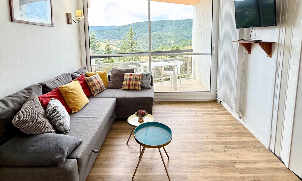 Saint-Nizier-du-Moucherotte Apartment | Apartment 'Pause Détente Mountain View' with Mountain View and Balcony