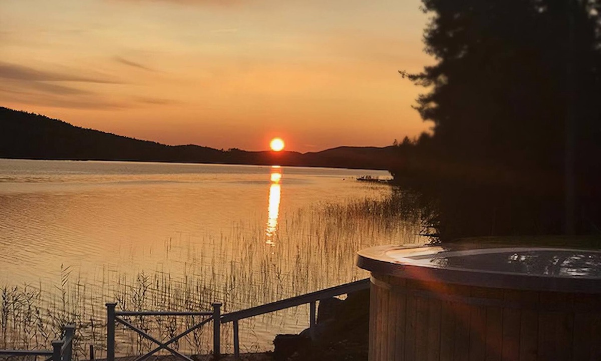 Bredbyn House | Awesome home in Bredbyn with WiFi, Sauna and Jacuzzi