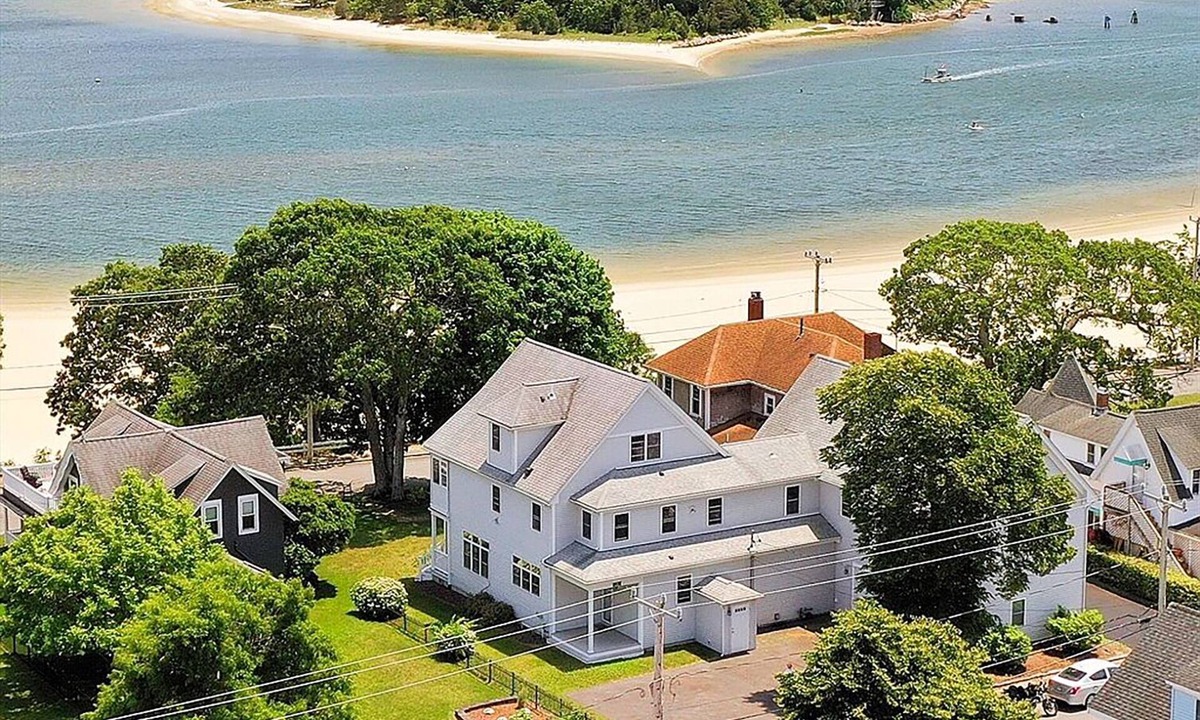 Onset House | Beachfront 5BR with Ocean View, Pool Table, Arcade Game, Baby Crib