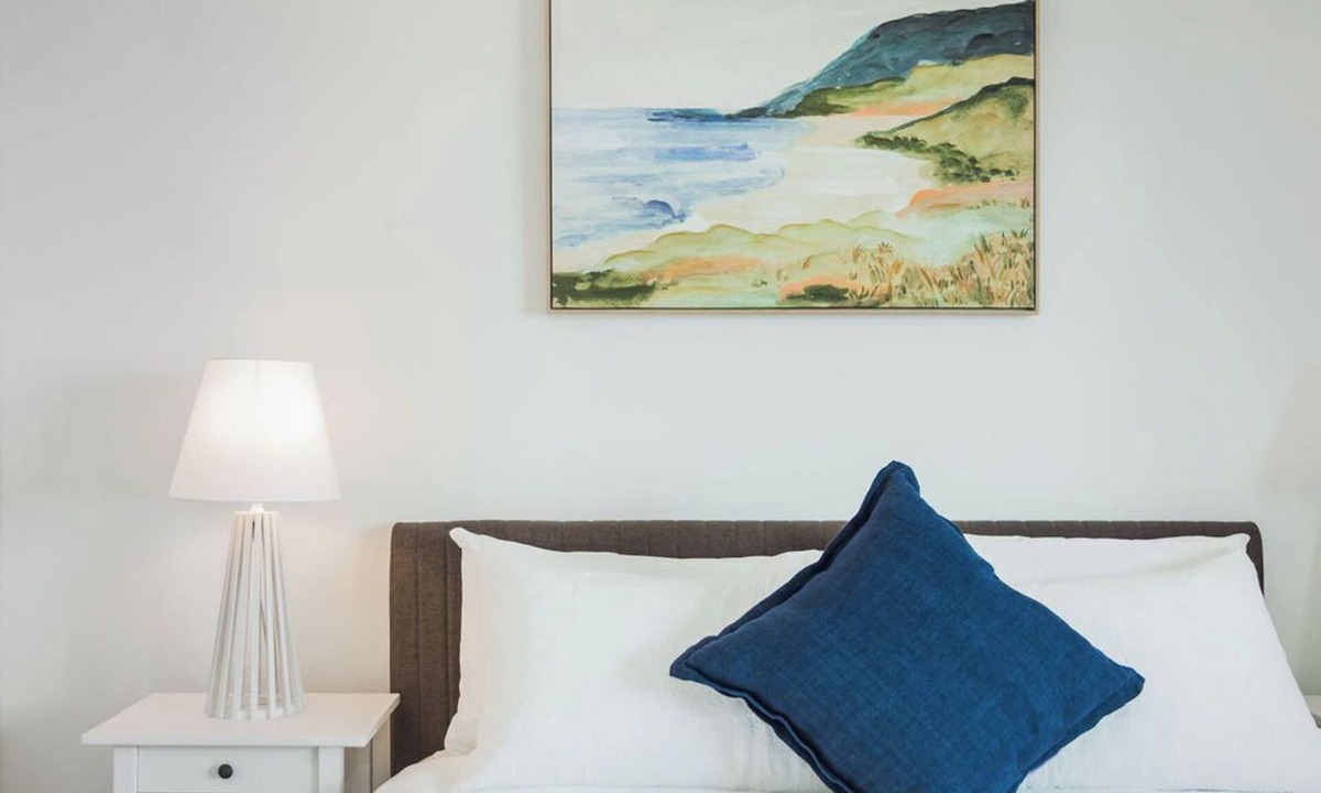 Albany House | Beautiful 3 bed, 2 bath, located opposite historical Vancouver Arts Centre
