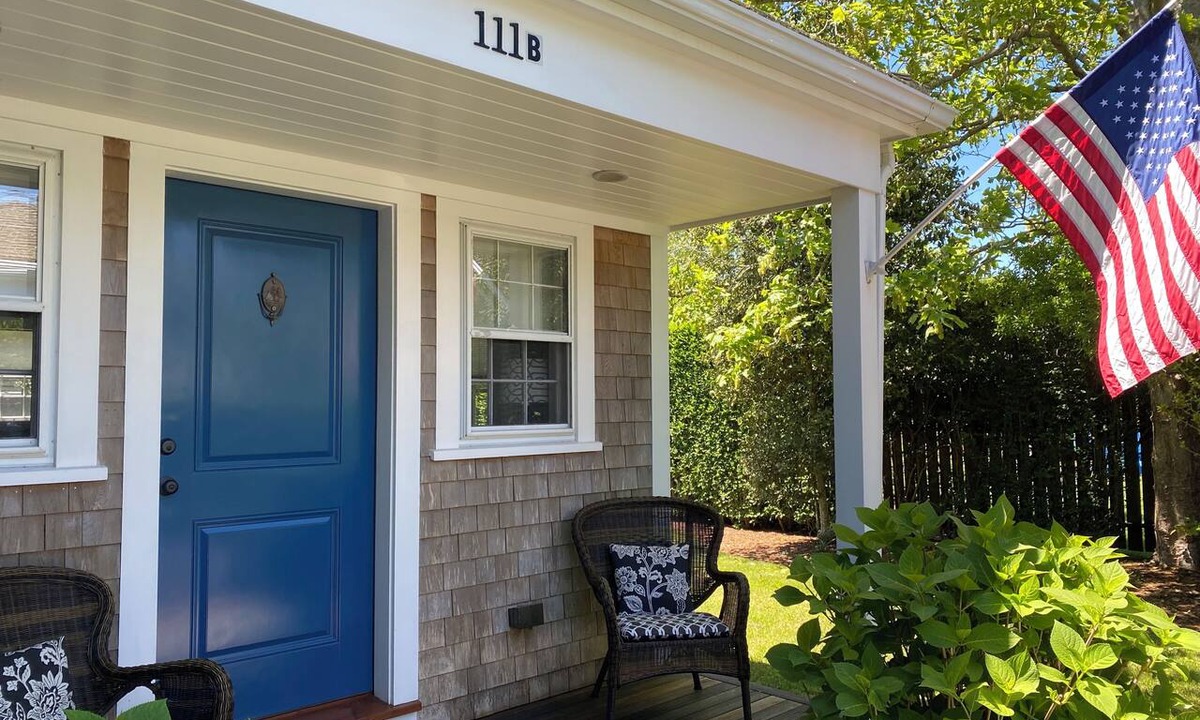Nantucket Town Cottage | BEAUTIFUL COTTAGE on ORANGE ST, WALK TO MAIN STREET!