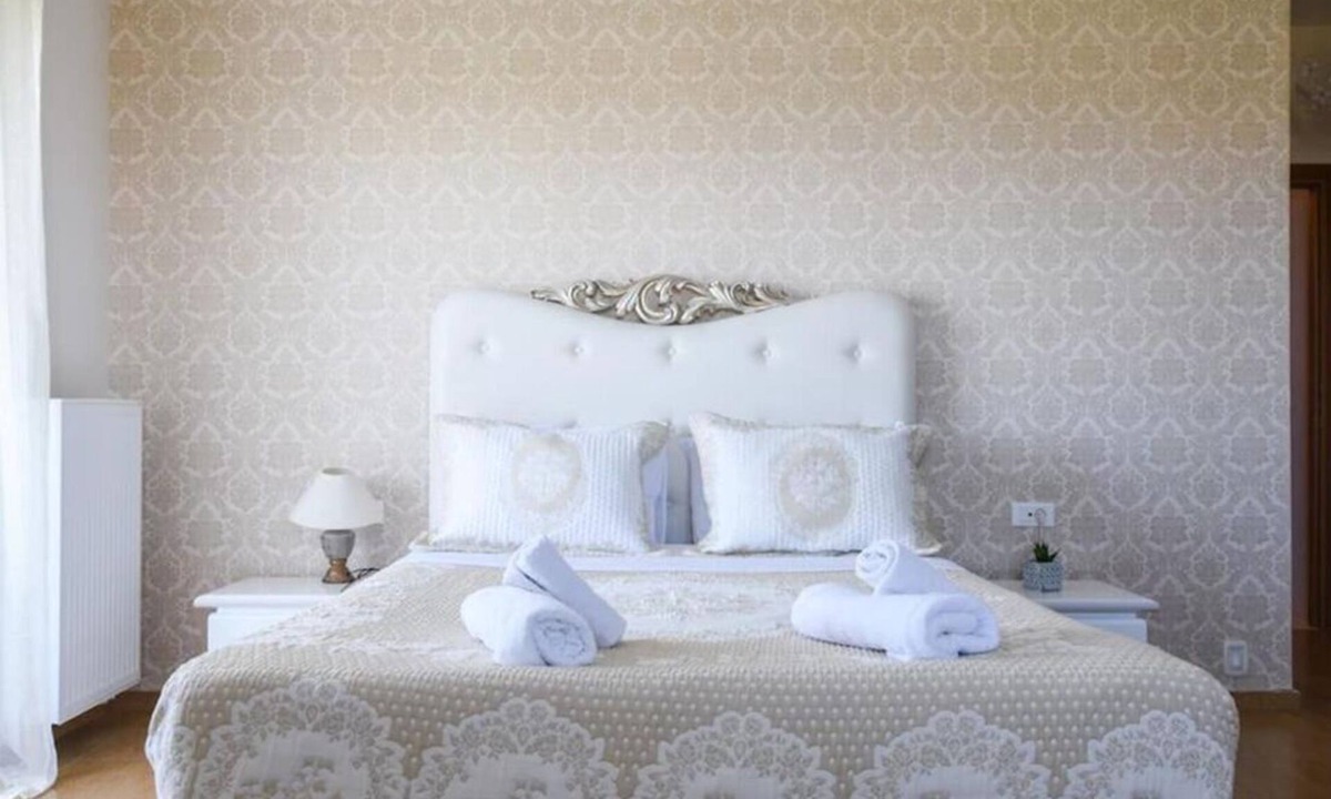 Episkopi Villa | BH201 - R - Villa Heraklion /coordinates: 35.287991, 25.232259