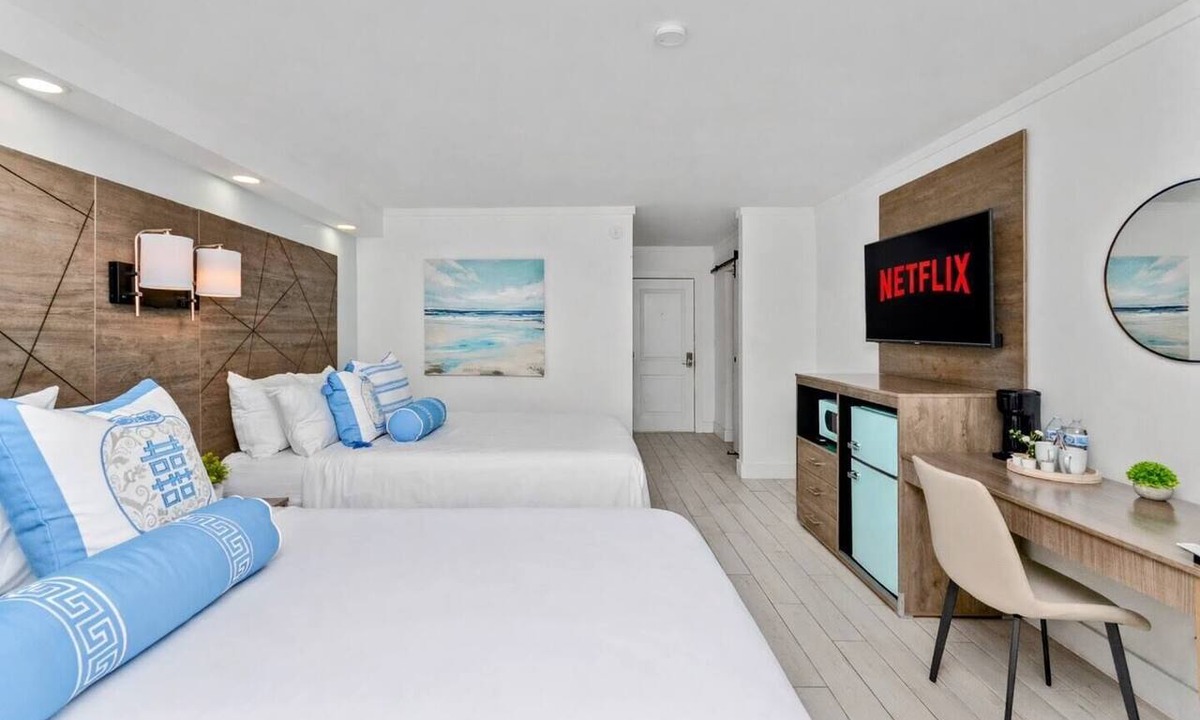 Myrtle Beach Hotel | Bright & Modern Studio 2 Queen Beds 3-Min Walk to Beach