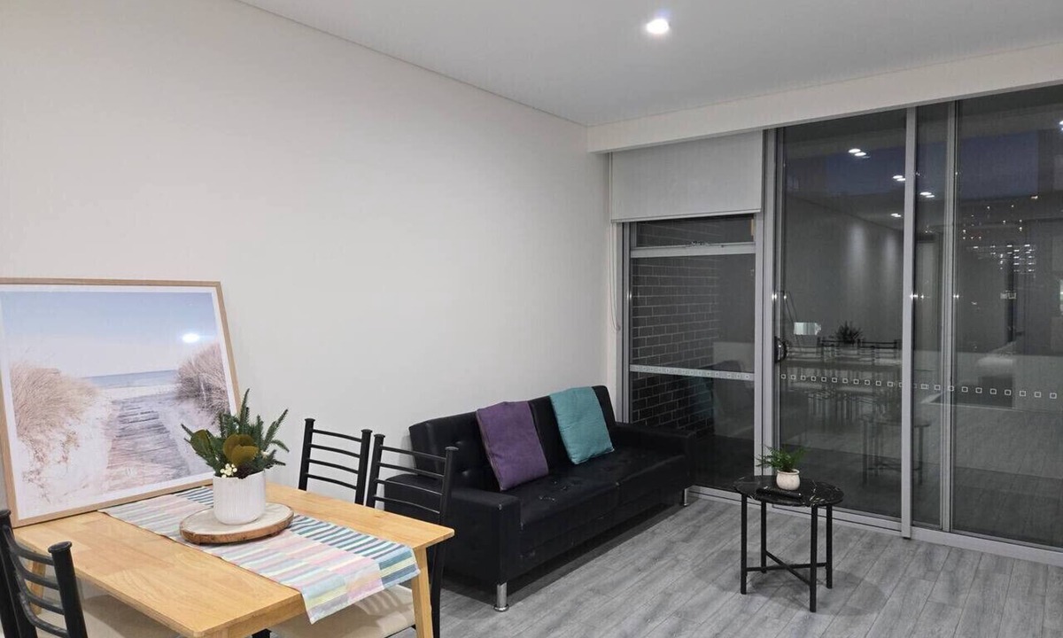 Camperdown Apartment | Camperdown one 08 Close to bus stop & SYD CBD easy