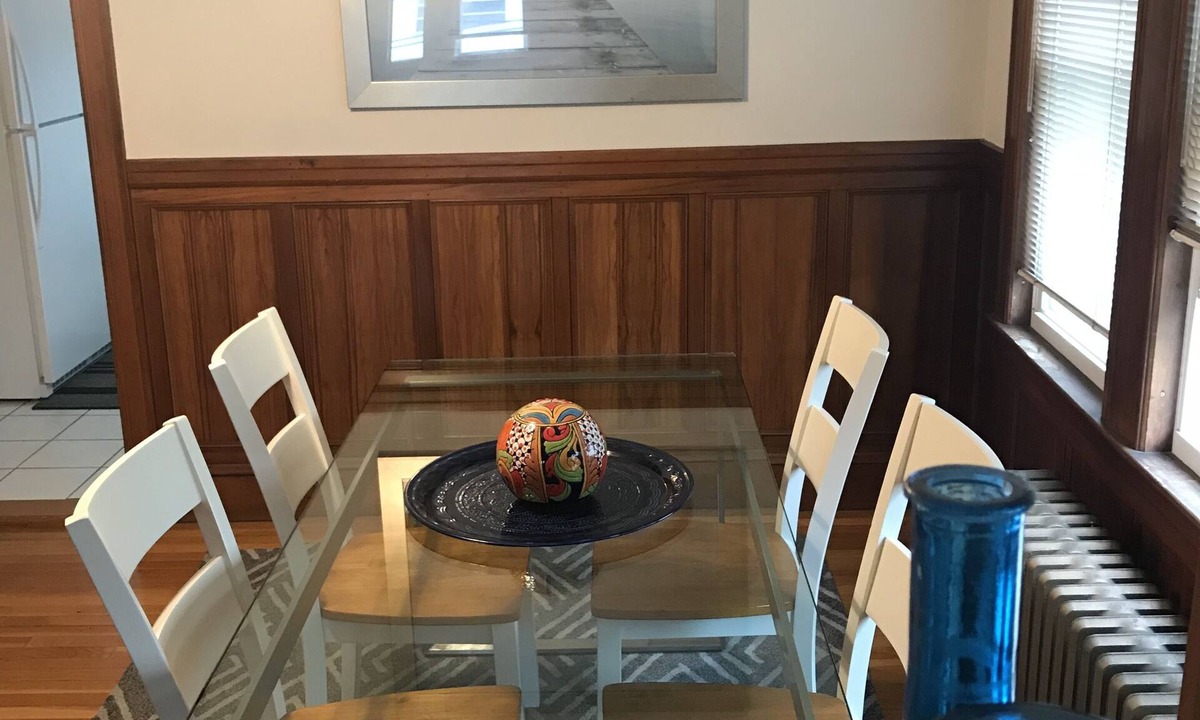 Winthrop Apartment | Casa de Los Clarey Boston Airport Beaches Off Street Parking Available