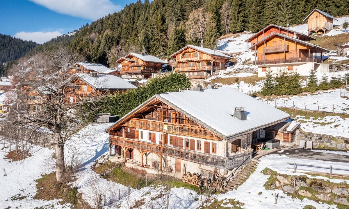Chatel Ski Chalet | Chalet 'La Ferme De La Vora' with Mountain View, Private Terrace and Wi-Fi