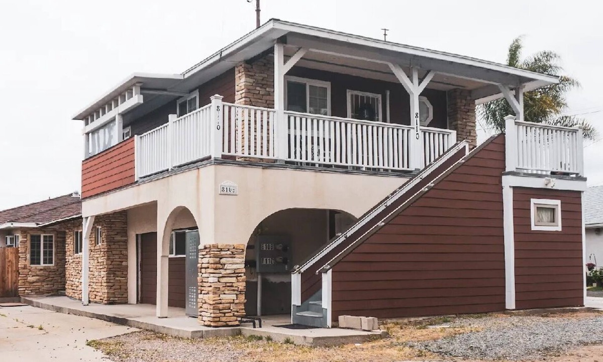 Lemon Grove House | Charming 2-bedroom house with WiFi, AC home