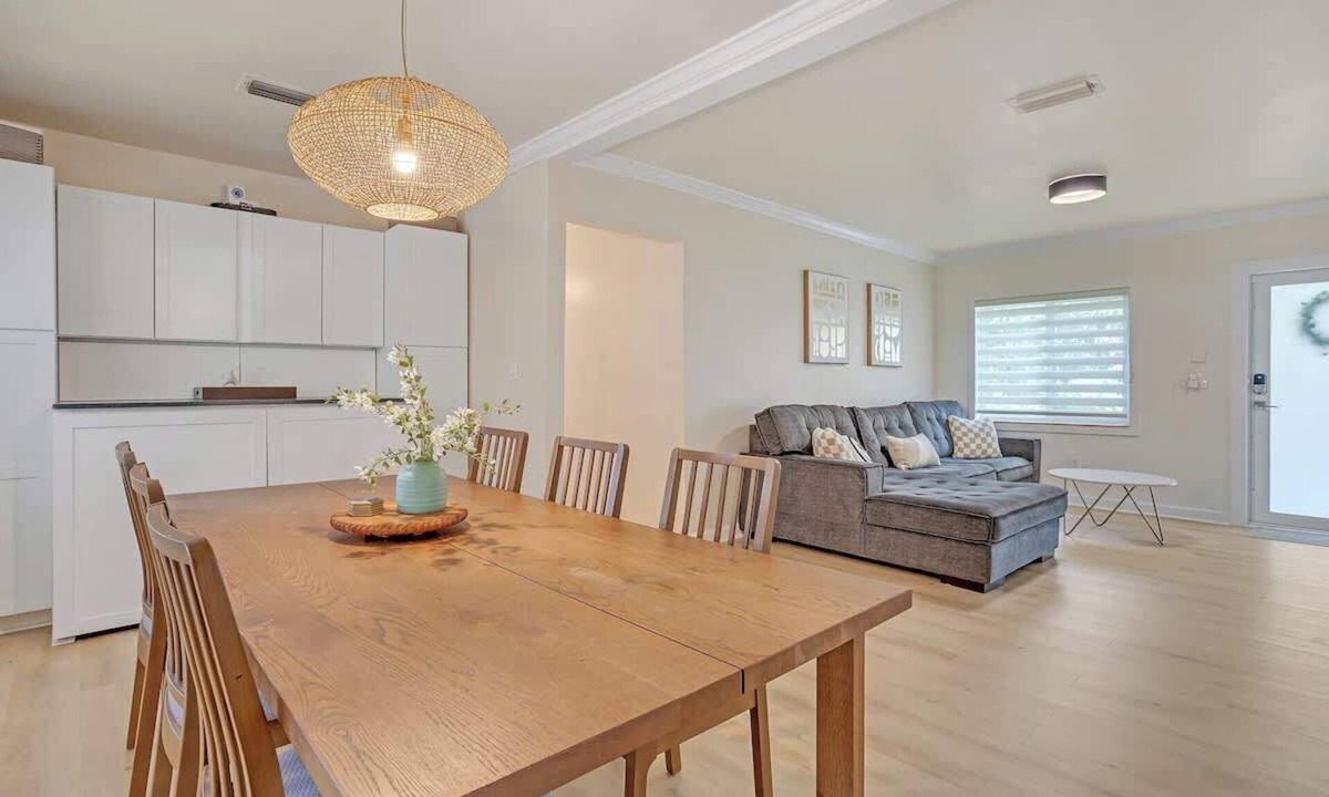 Miami Springs House | Charming Miami Springs Retreat Near MIA Airport