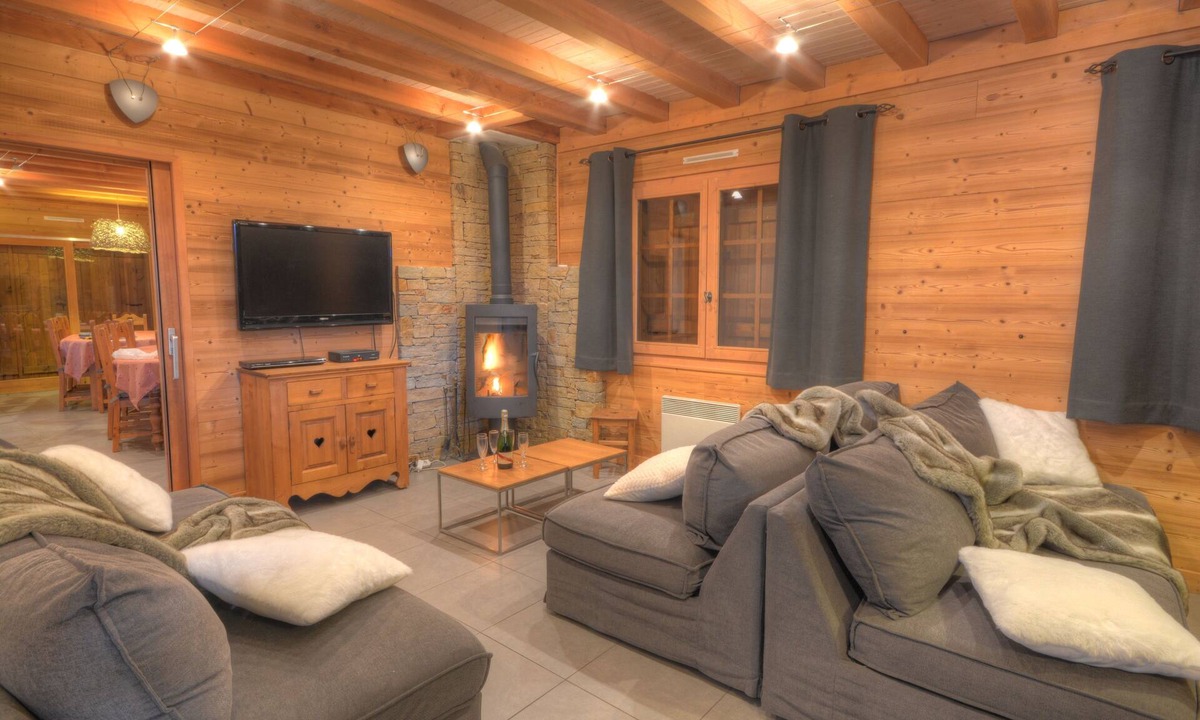 Morillon Ski Chalet | Charming quiet chalet, sleeps 15, 8 bedrooms 8 bathrooms, sauna, walk to gondola