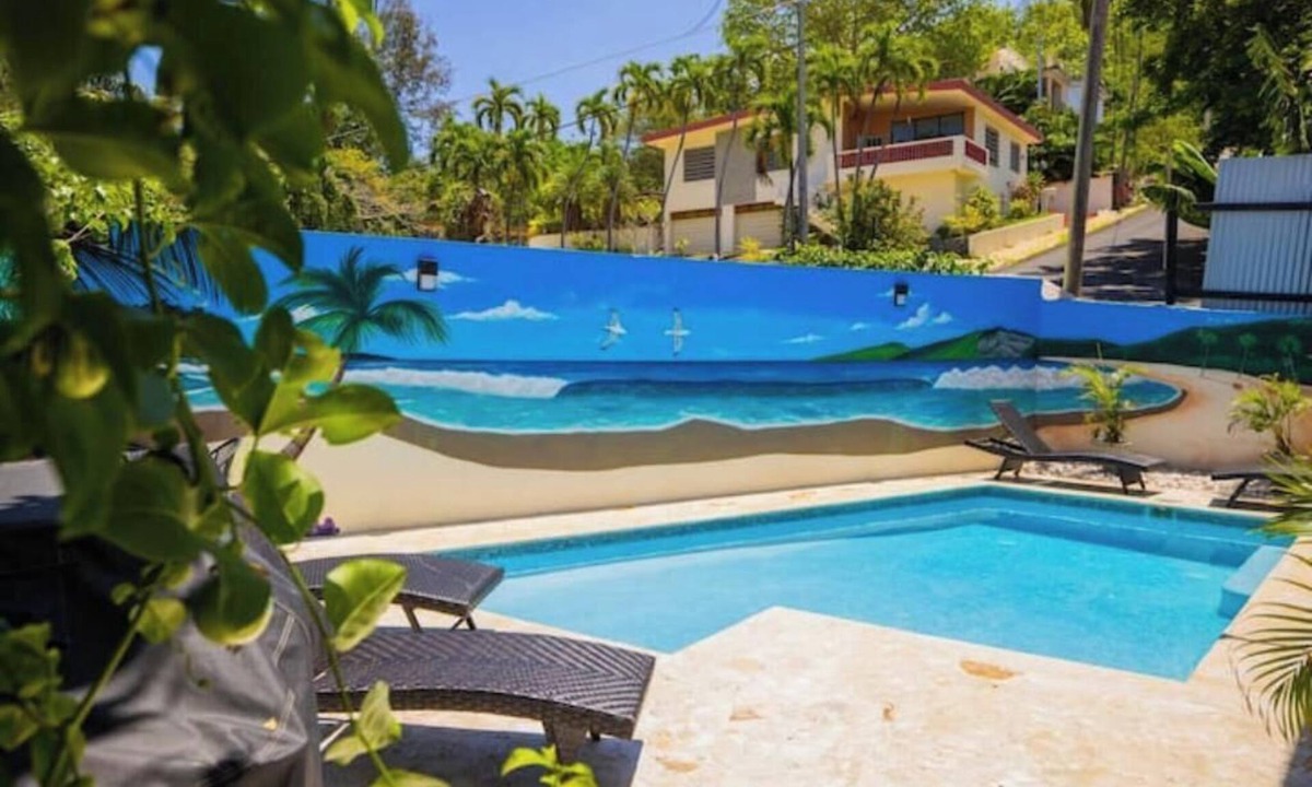 Puntas Apartment | Chris Guest House, 2nd Floor with Shared Pool