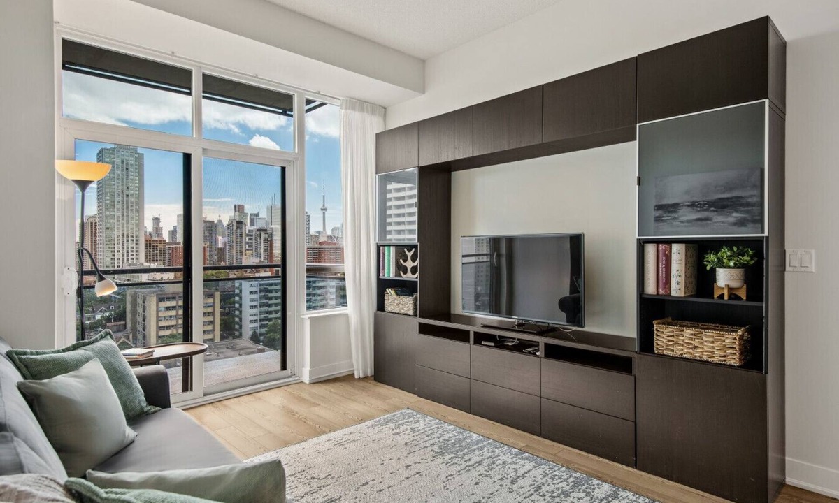 Church and Wellesley Hotel | Comfort Stay - 2BR Suite - Free Parking - CN Tower View