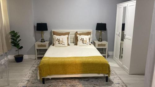 Caloosahatchee House | Cozy Studio with Private Entry, Kitchen and Bath