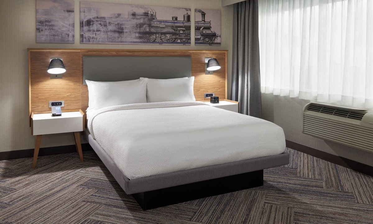 Windsor Hotel | Downtown Windsor Stay | Comfort & Convenience