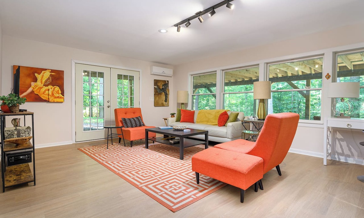 Batesville House | Elegant 1-BDR home away from home in magical location near UVA, Parking/yard