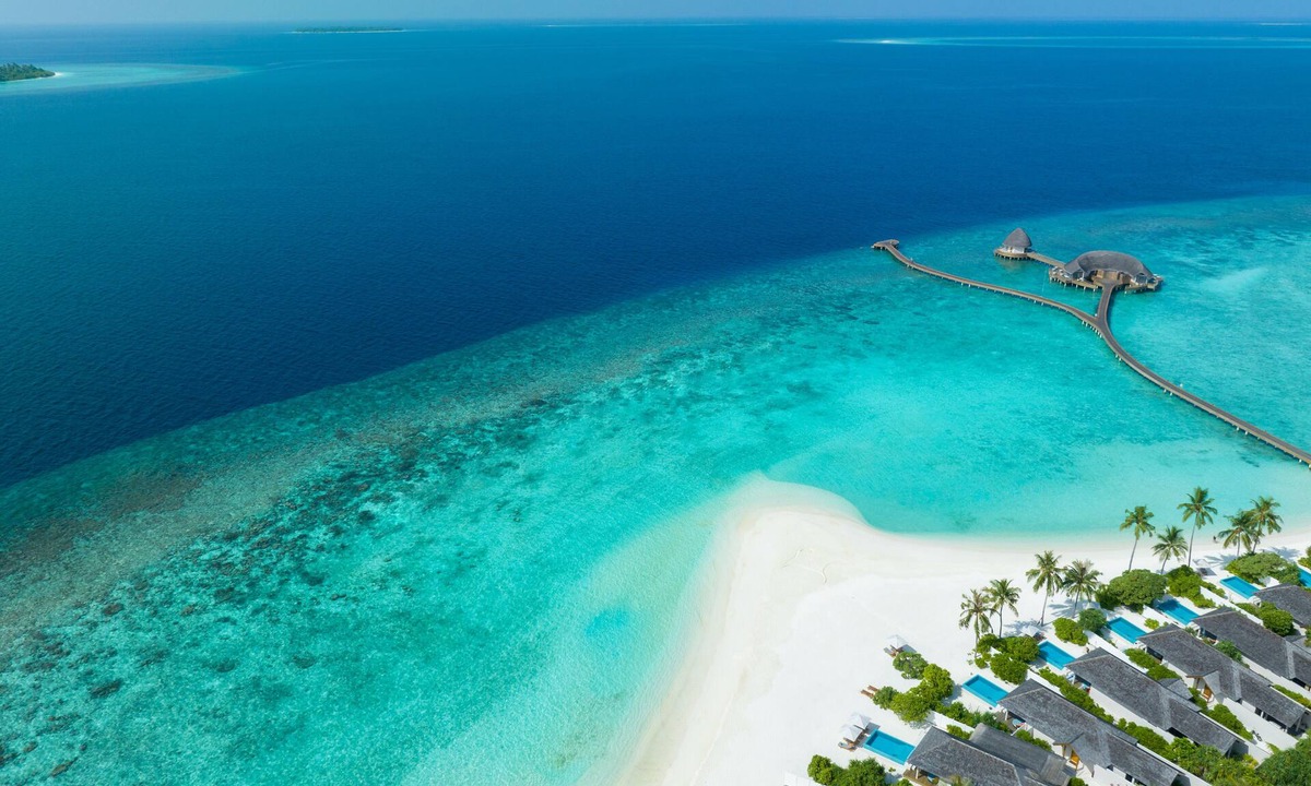 Raa Atoll Resort | Emerald Faarufushi Resort & Spa