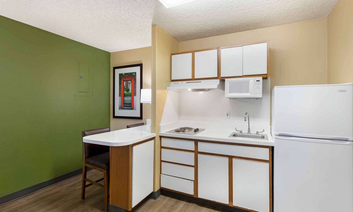 Glendale Hotel | Extended Stay America Select Suites Denver Cherry Creek