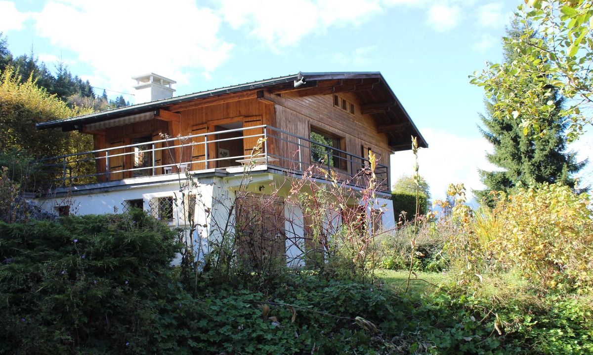Saint-Nicolas-de-Veroce Ski Chalet | Family chalet Winter- Ski in/ski out- Summer.