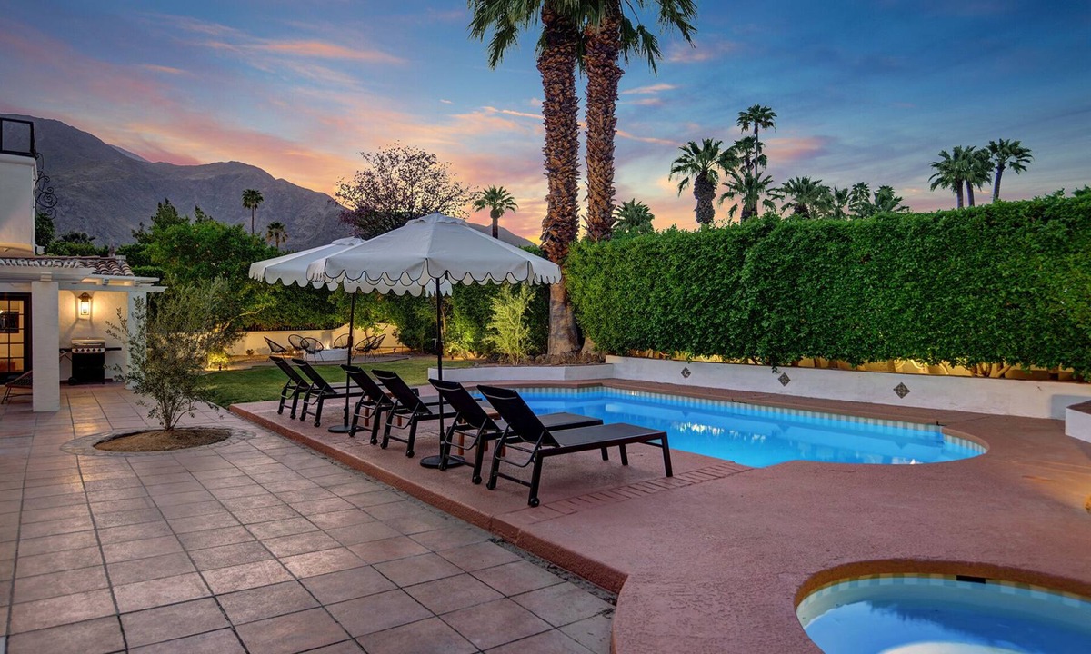 The Movie Colony House | Famous Movie Colony Estate- Casa de Amigos Estate- Ultra Luxe, Pool, Spa, Firepit 4bd, 3.5bth
