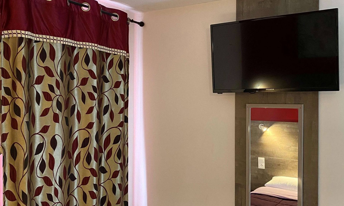 Brie-Comte-Robert Hotel | Fast Hotel Brie- Comte-Robert