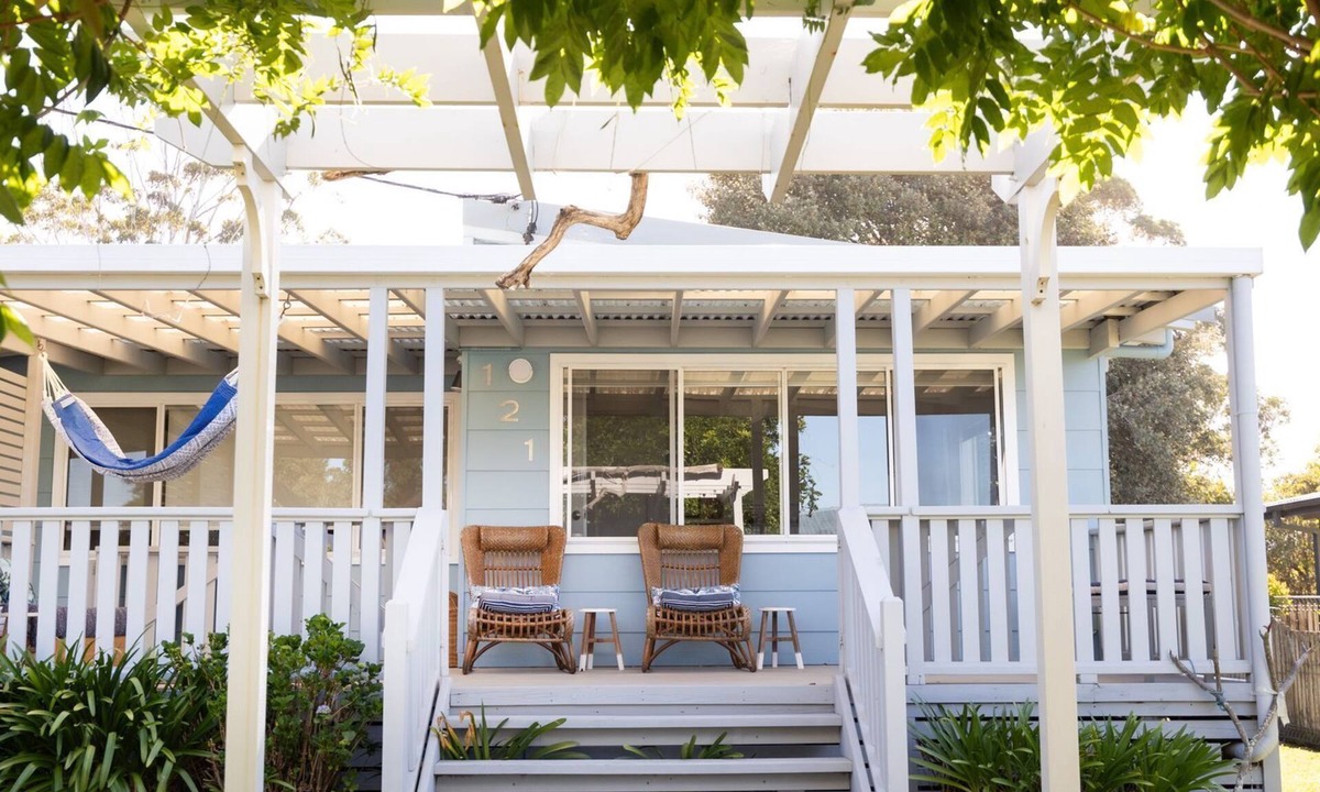 Narrawallee House | FREE NIGHT. Pay for 2 stay for 3