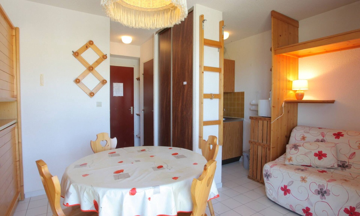 La Toussuire Apartment | Functional studio at the slopes, La Toussuire