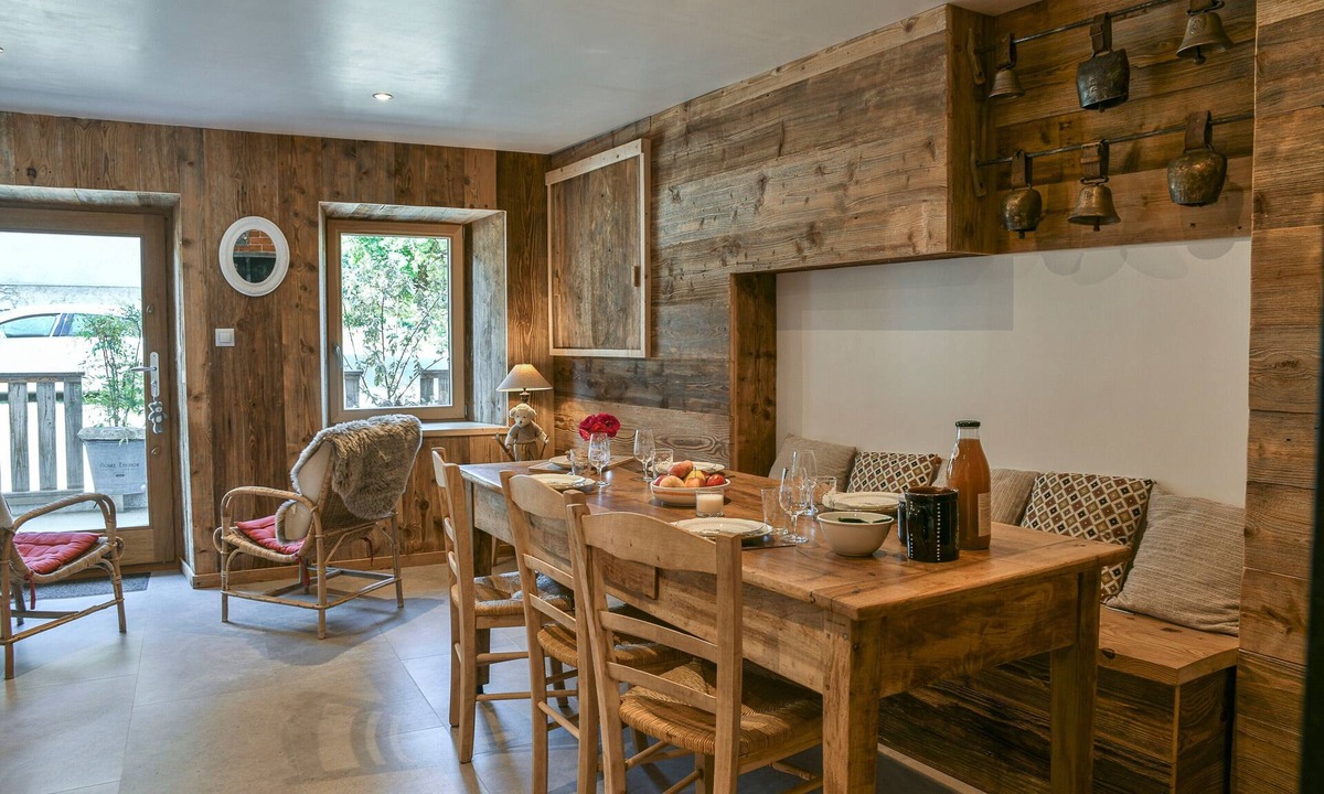 Aillon-le-Jerune House | Gîte Ciméléon Bas – Authentic Farmhouse, Alpine Views, Private Terrace, Sleeps 4