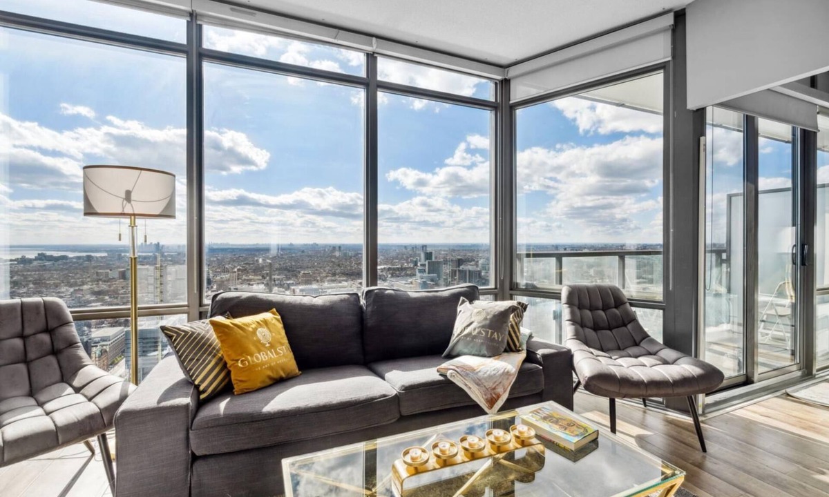Bay Cloverhill Condo | GLOBALSTAY. 3 BR Enchanting Panoramas Lake Ontario