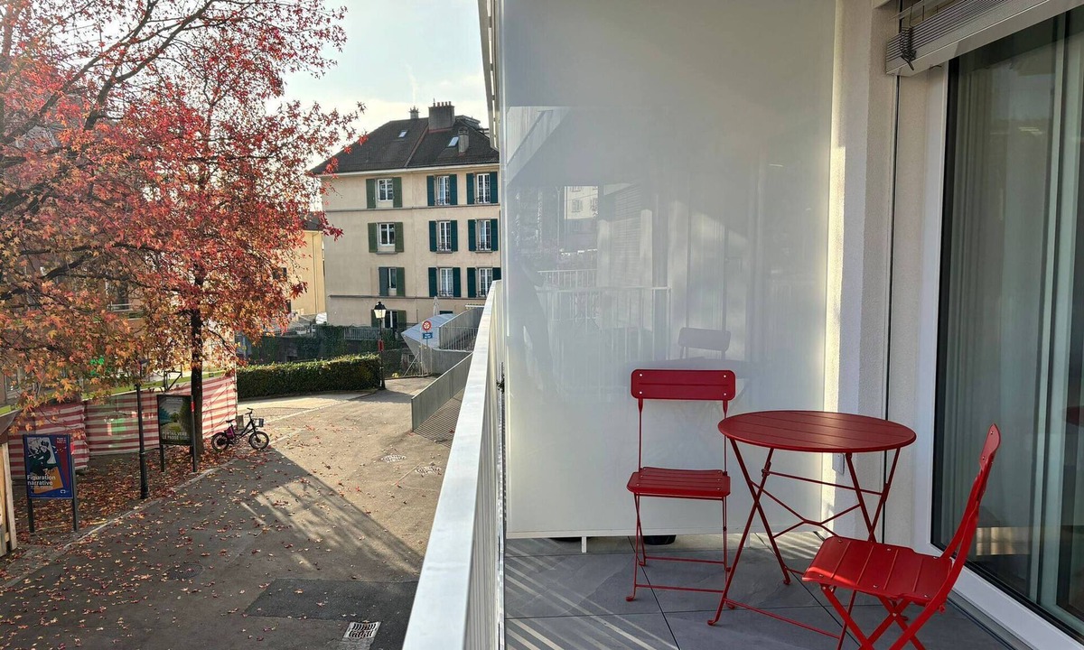 Pully Apartment | Grape Place with washing machine