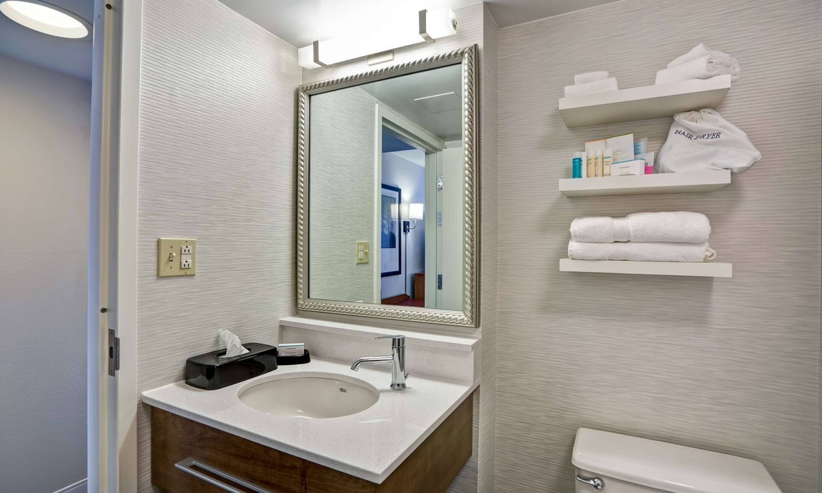 Fleet Hotel | Hampton Inn Norfolk-Naval Base