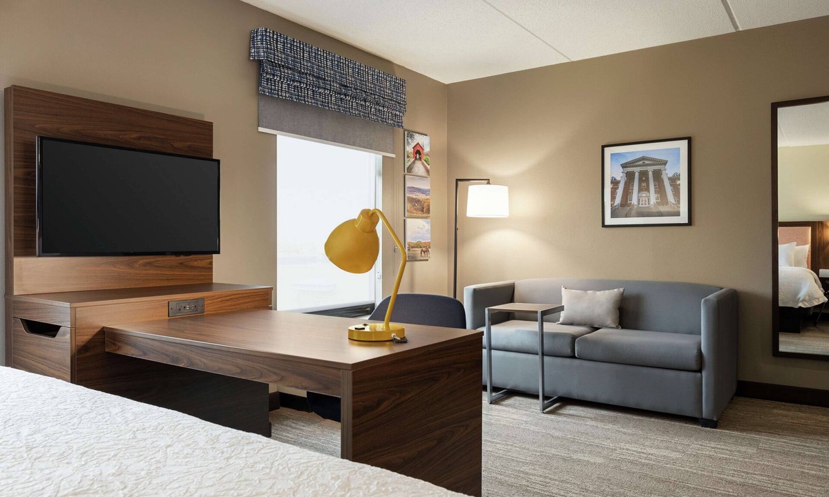 Frederick Hotel | Hampton Inn & Suites Frederick-Fort Detrick