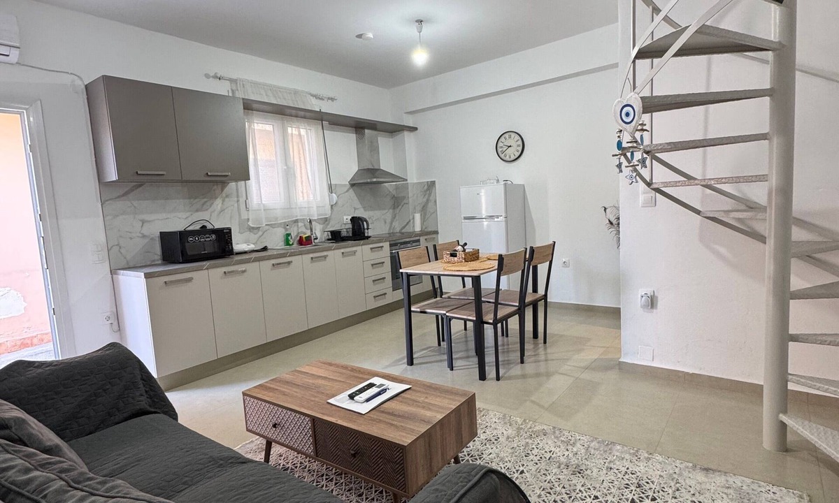 Episkopi House | Holiday Home 'Maravel House' with Sea View, Wi-Fi and Air Conditioning