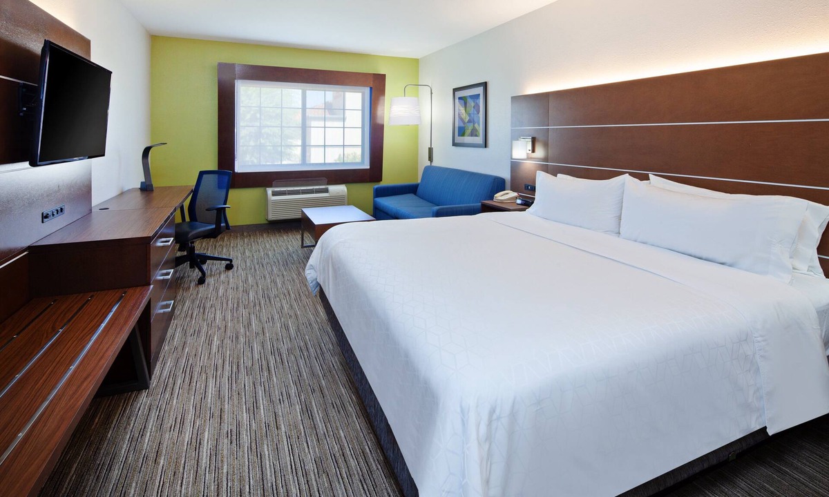 Magnesia Falls Cove Hotel | Holiday Inn Express & Suites Rancho Mirage - Palm Spgs Area by IHG