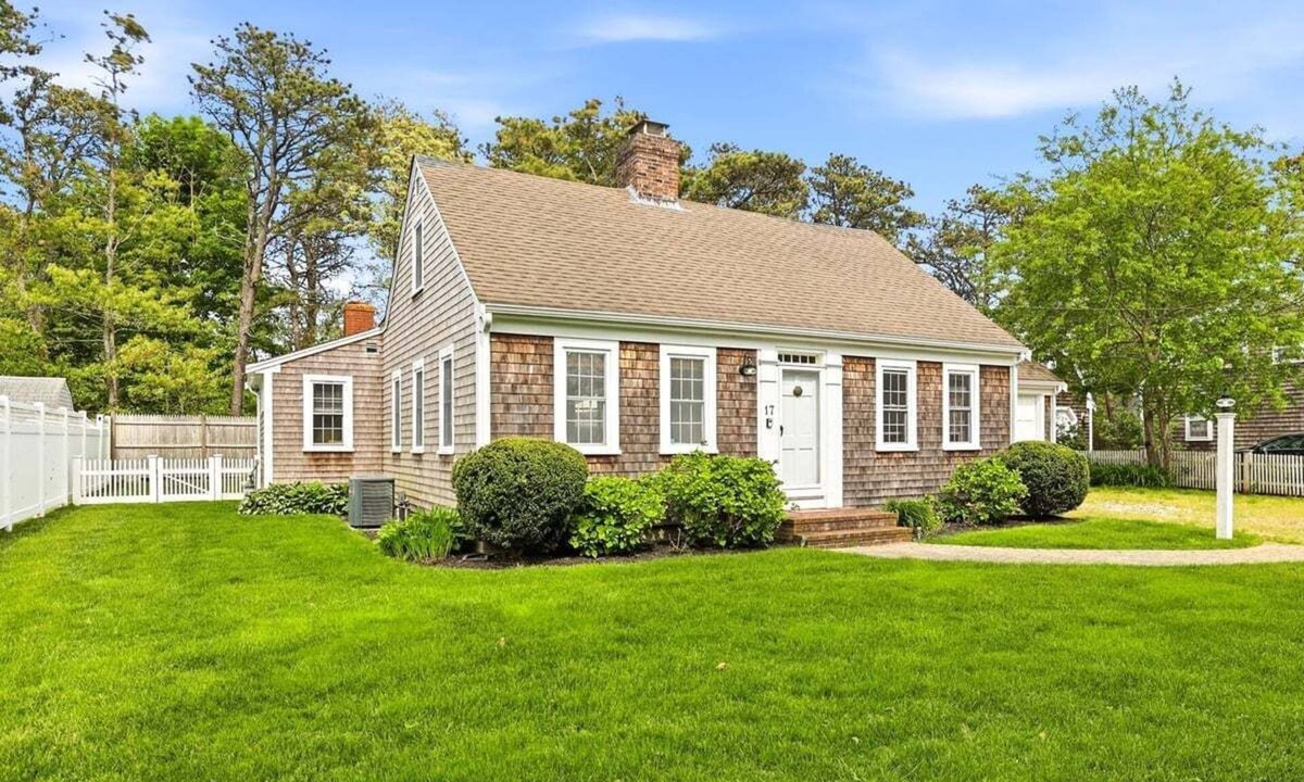 West Harwich House | It's A Shore Thing: 017-H Classic Cape Charm Just Steps from Nantucket Sound