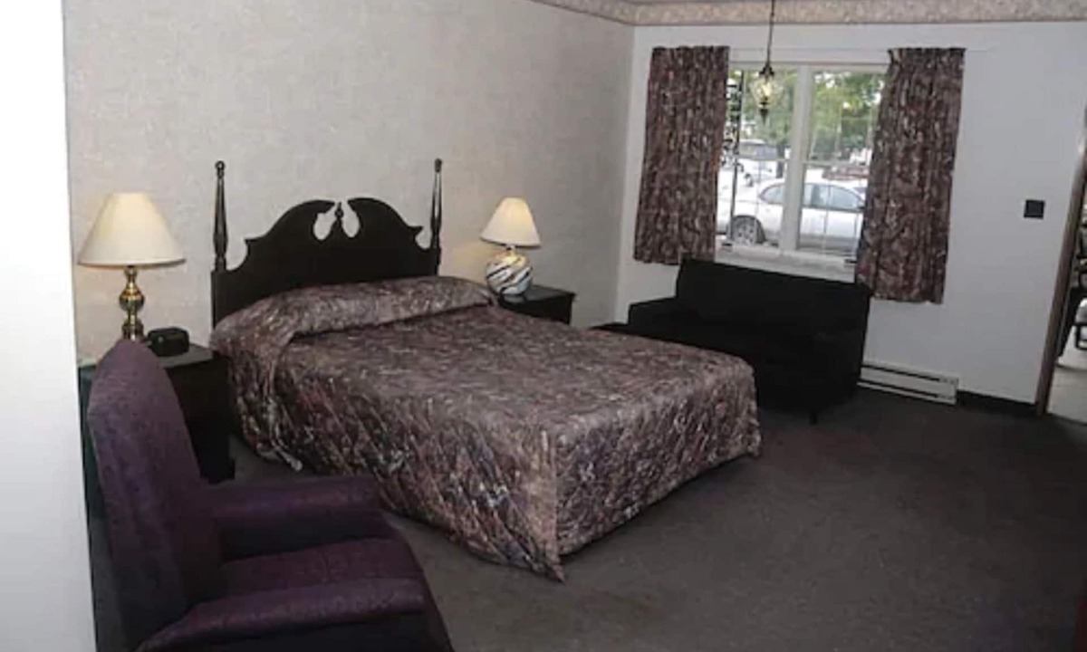 Windsor Hotel | Ivy Rose Motor Inn