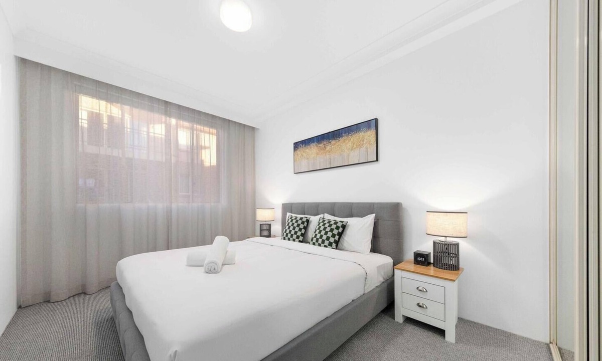 Camperdown Apartment | KozyGuru | Camperdown | Stylish Apt with Parking