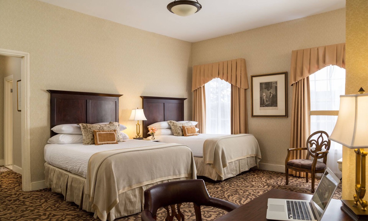 Monroe Ward Hotel | Linden Row Inn