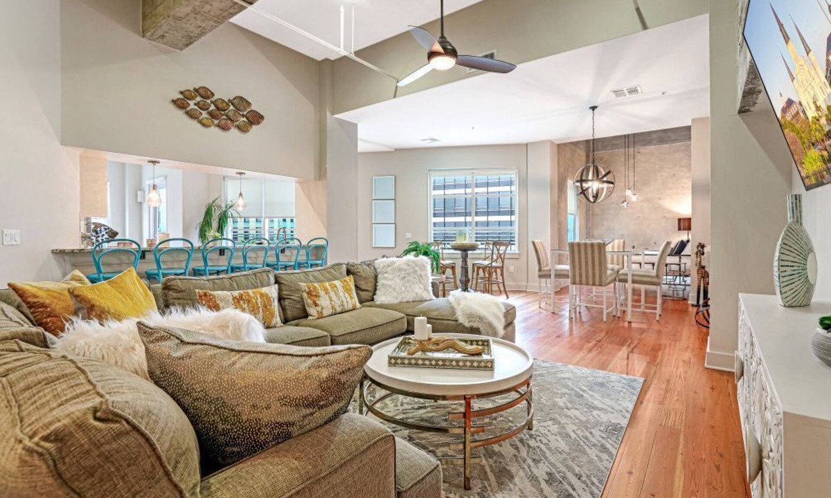 Central Business District Hotel | Luxury Penthouse in Downtown of NOLA