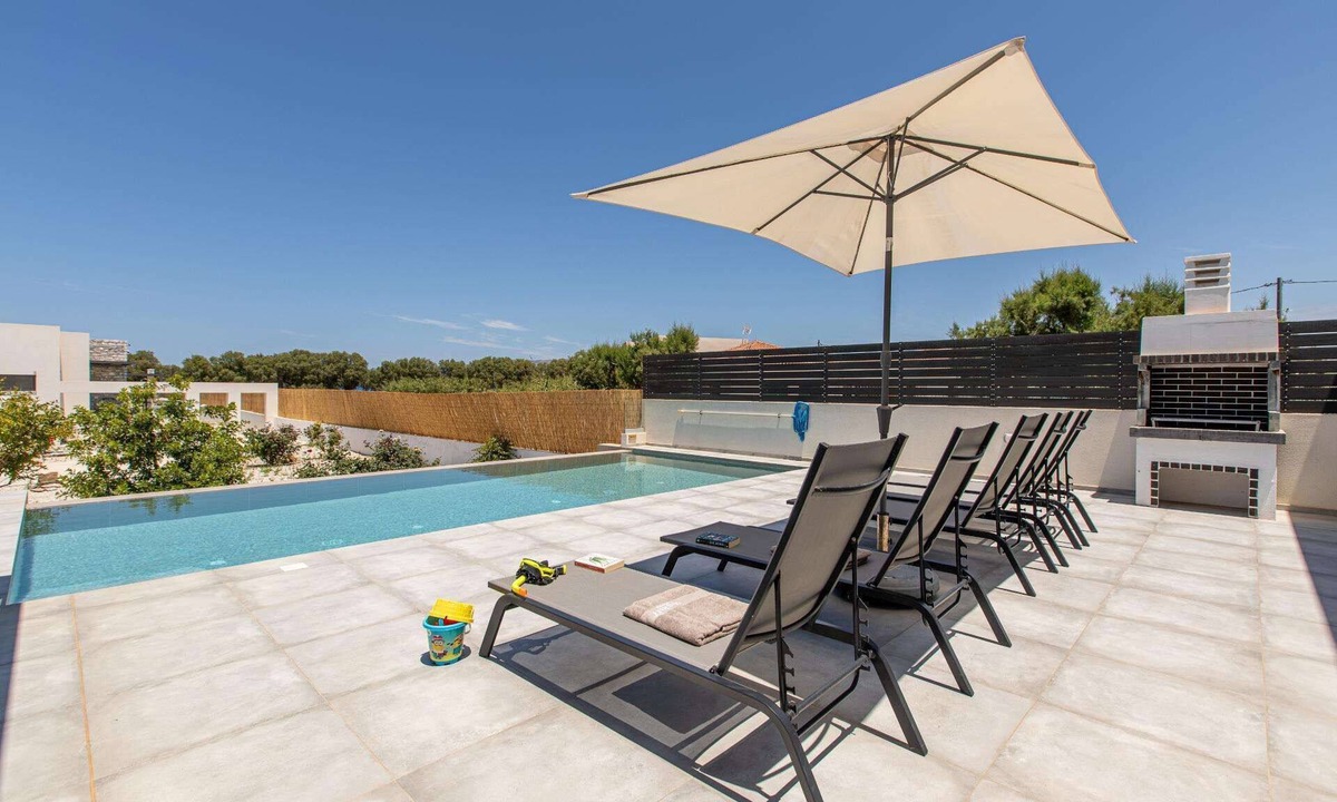 Tavronitis Villa | Menta Villa - Two Bedroom Villa, Sleeps 4