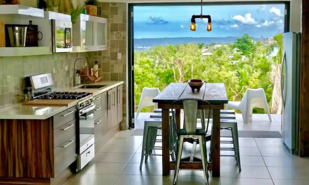 Puntas House | Minutes from the beach, modern home with ocean views. Pet friendly!