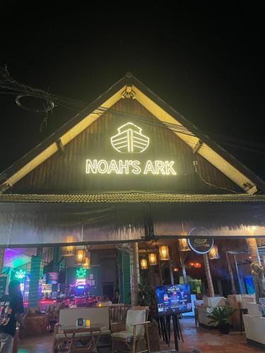 Lamai City Center Hostel | Noahs Ark