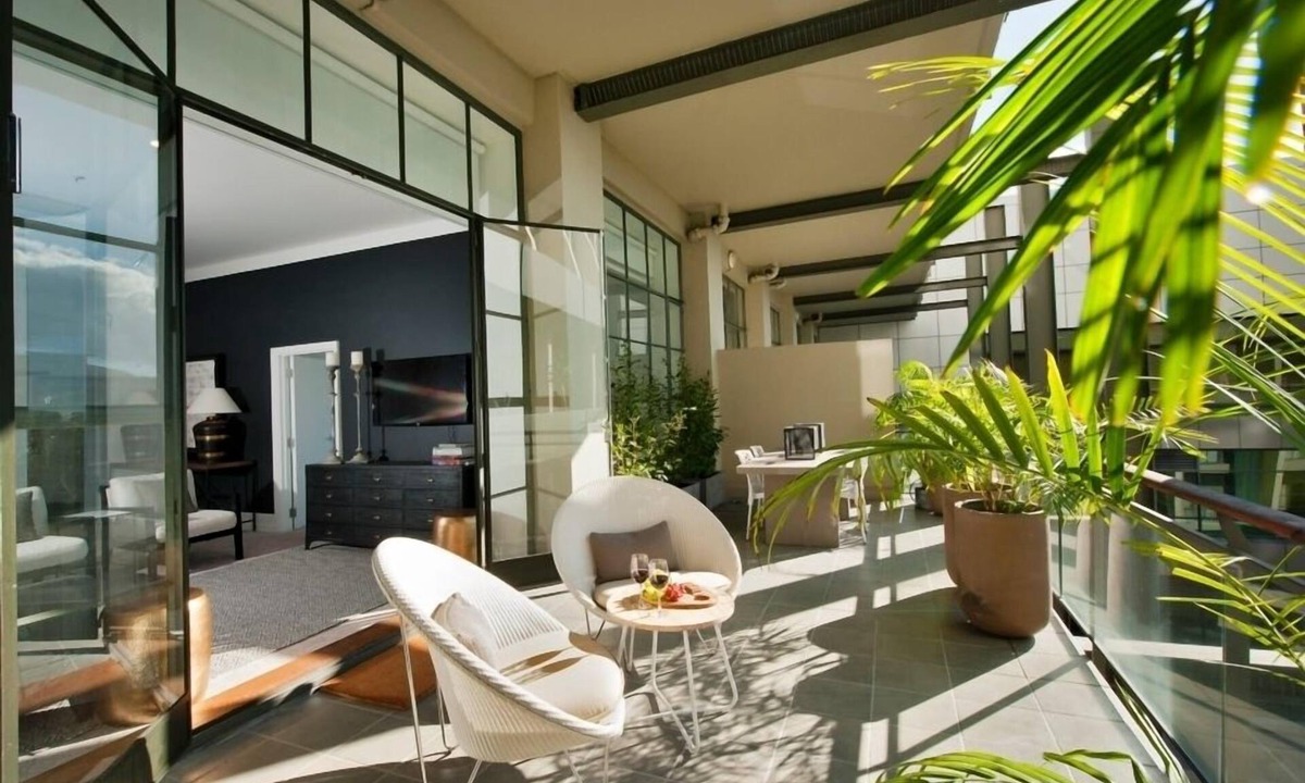 Auckland Central Business District Apartment | NY-style apt, 2 bed, large sunny terrace, rooftop pool, Auckland City