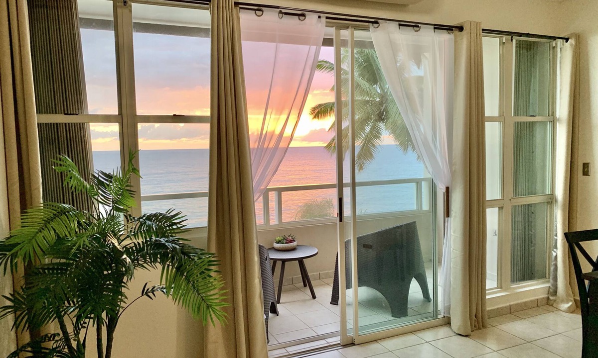 Stella Condo | Pelican Beachfront Paradise