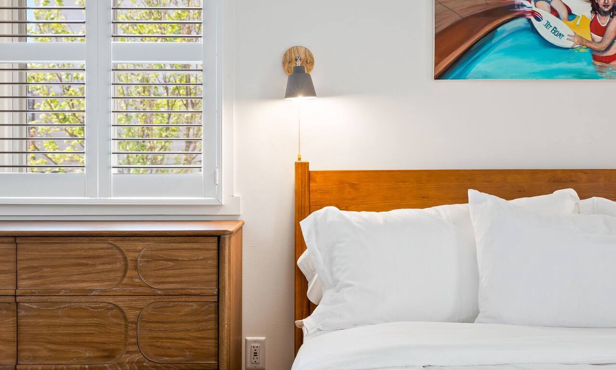 North Downtown Hotel | Pet Friendly Boutique Hotel Room, Walk to Downtown | Rose Jean Room 5
