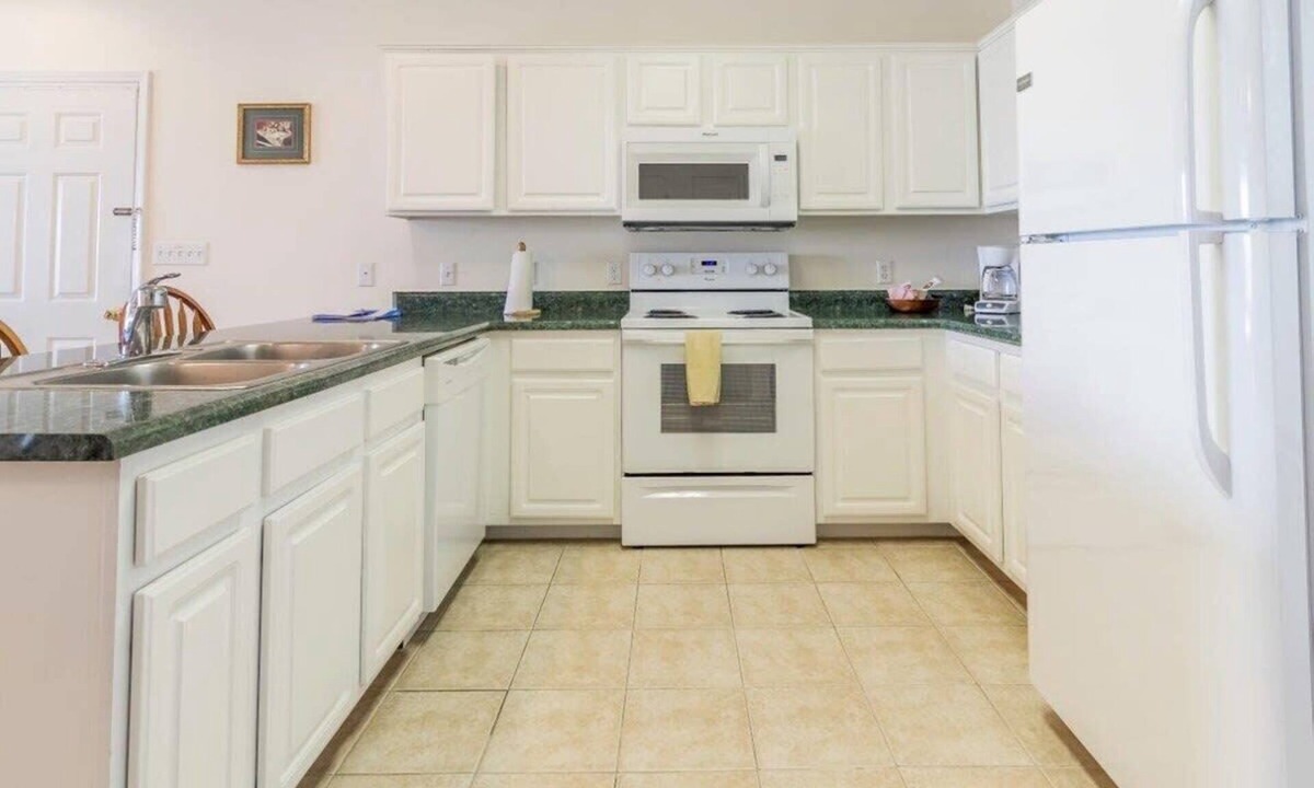 Village of Four Seasons Apartment | Pool | WiFi | Lake Front | Sleeps 6 | MM 13 (791DC)
