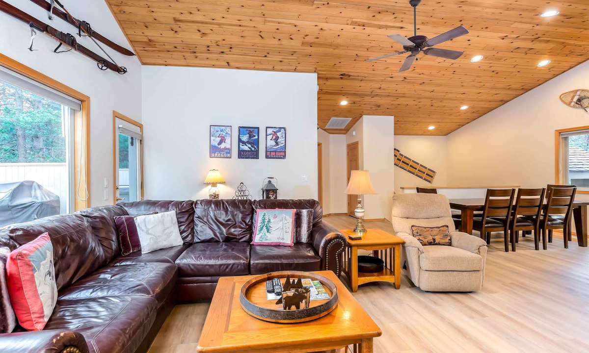 Deer Park House | POPL33 - Family-Friendly Sunriver Stay | Hot Tub, AC, Near Fort Rock