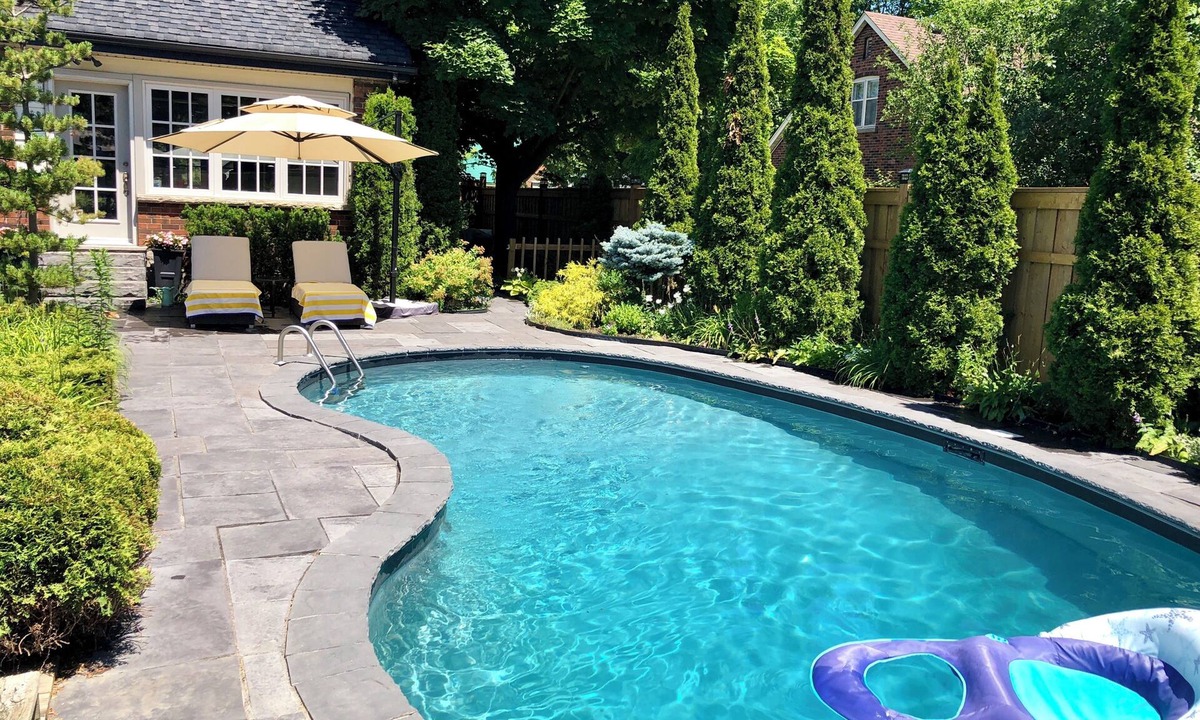 Brampton Apartment | Private Modern Garden Suite with Pool, Sauna and Fitness Area