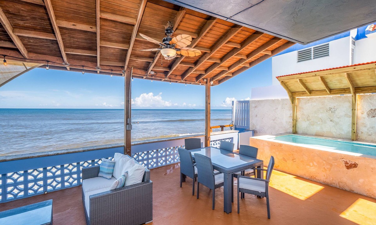 Guaniquilla House | “Sea House Of Beauty” Beachfront, Pool, AC, Wi-Fi, Gated Property