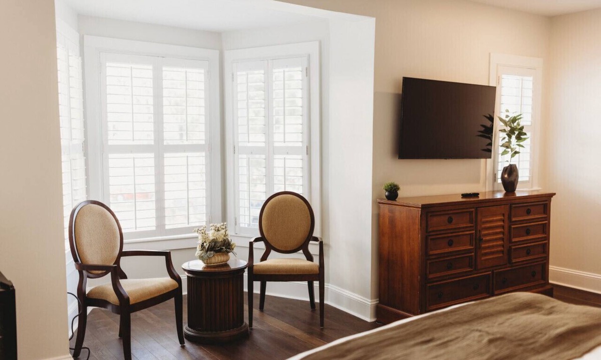 Downtown Hotel | Southern Pines The Jefferson Inn Deluxe 2-Queen Guestroom